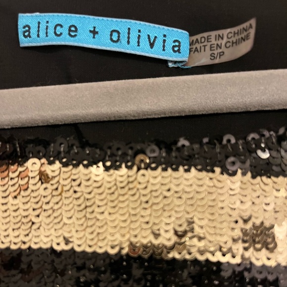 Alice + Olivia Black and Gold Silk Sequin Top - Picture 4 of 4
